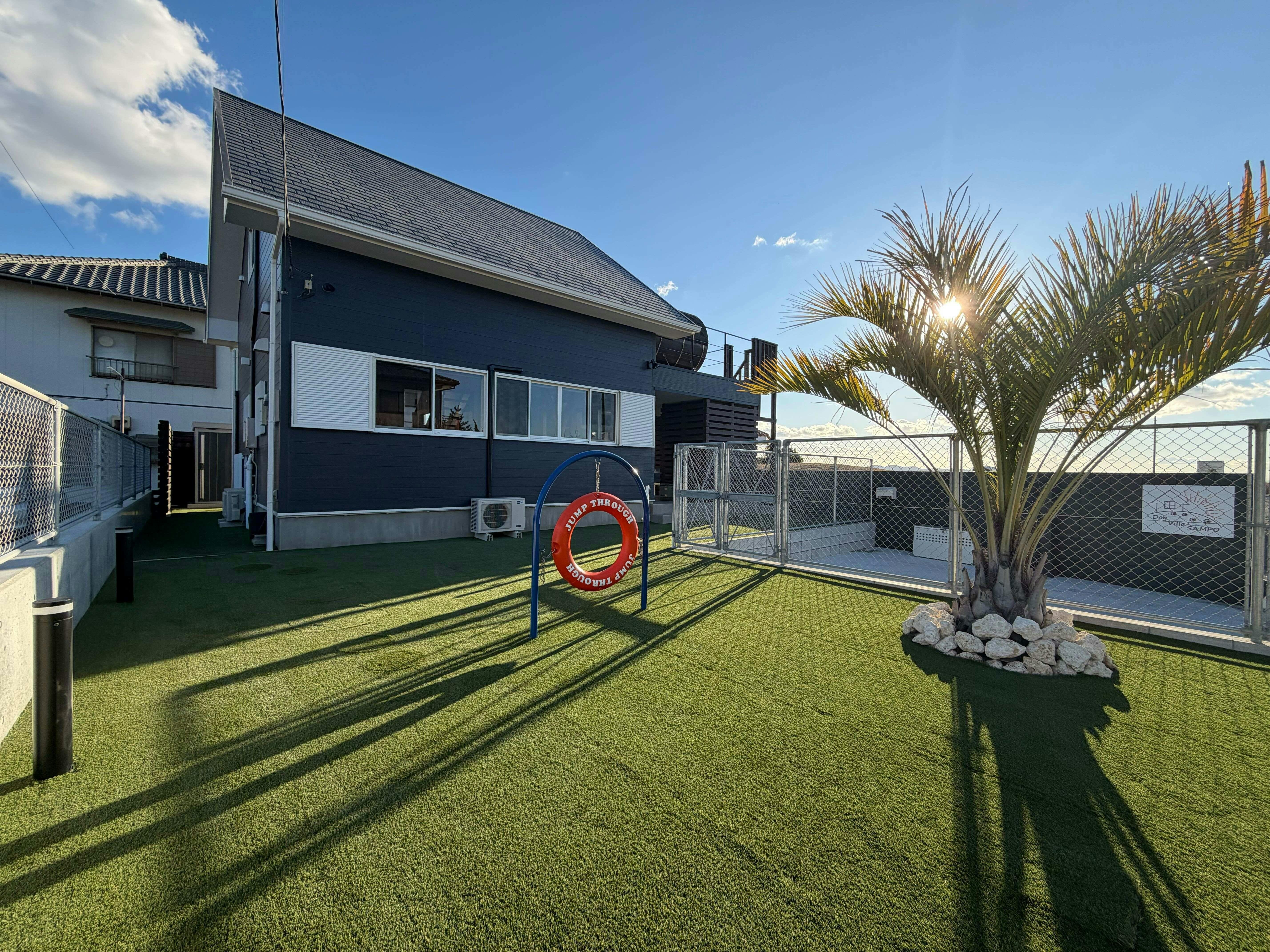 *【สนามวิ่งสุนัข】