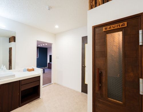 （B）ツインルーム+簡易ベット＜サウナ＞