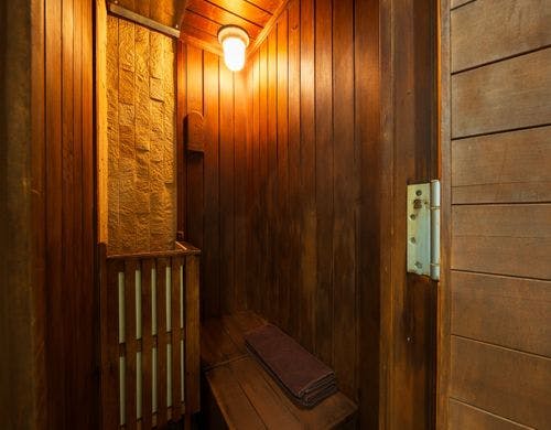 （B）ツインルーム+簡易ベット＜サウナ＞