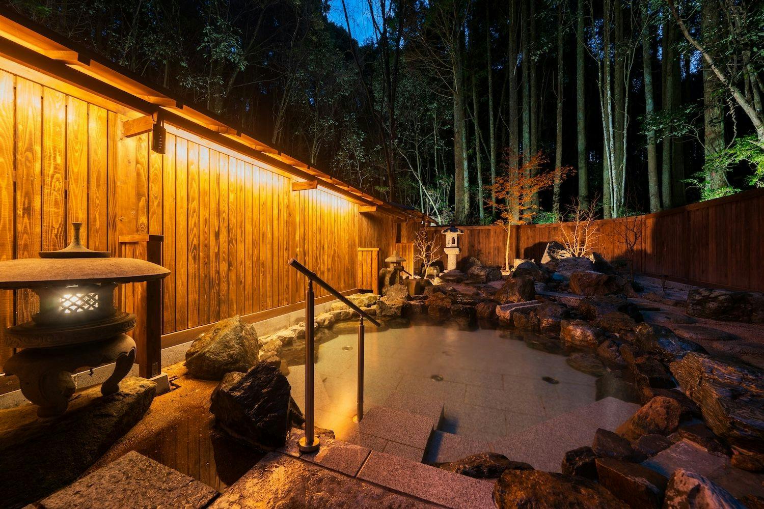 ออนเซ็นกลางแจ้ง・กลางคืน