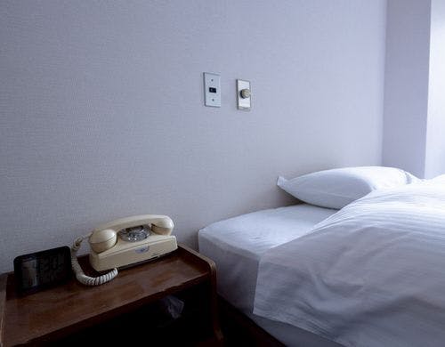 エコノミーダブルルーム　ベッド