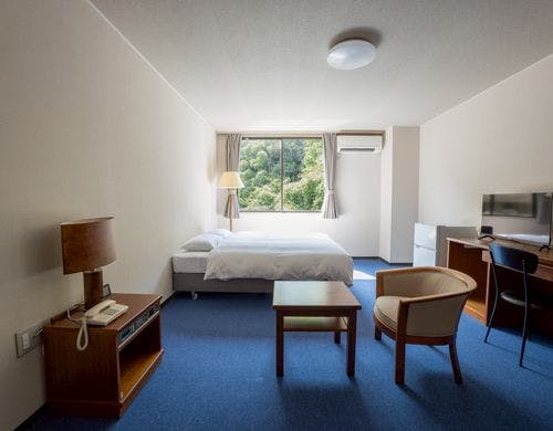 洋室（シングル・ダブル）のお部屋です。