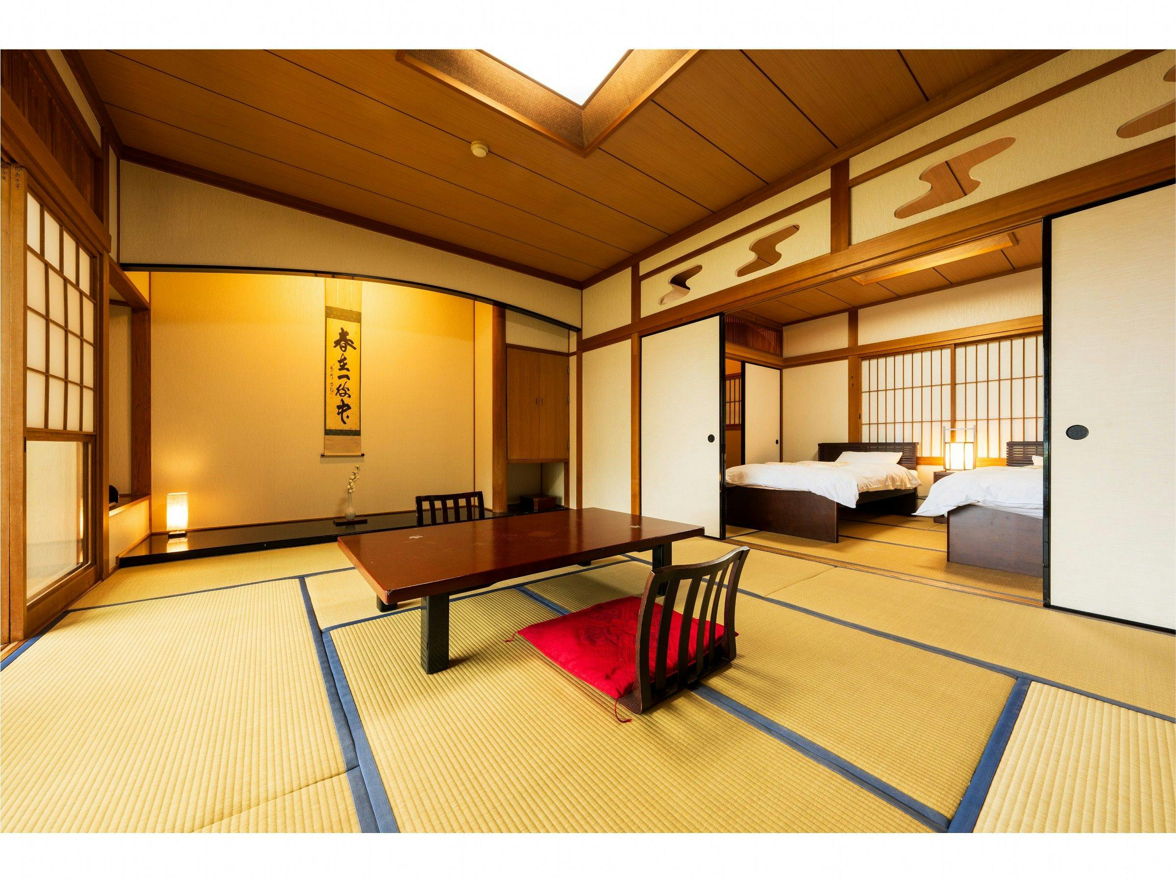 ห้องสไตล์ญี่ปุ่น-ตะวันตกกว้างขวาง พร้อมอ่างอาบน้ำในร่มไม้ฮิโนกิ