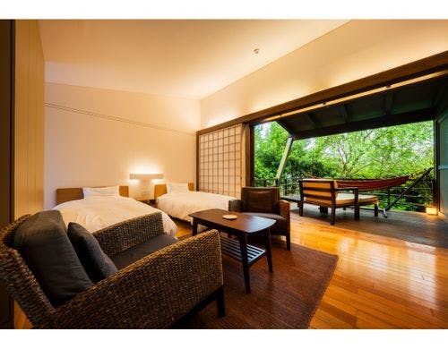 ウッドデッキとロフト付離れ洋室スイート