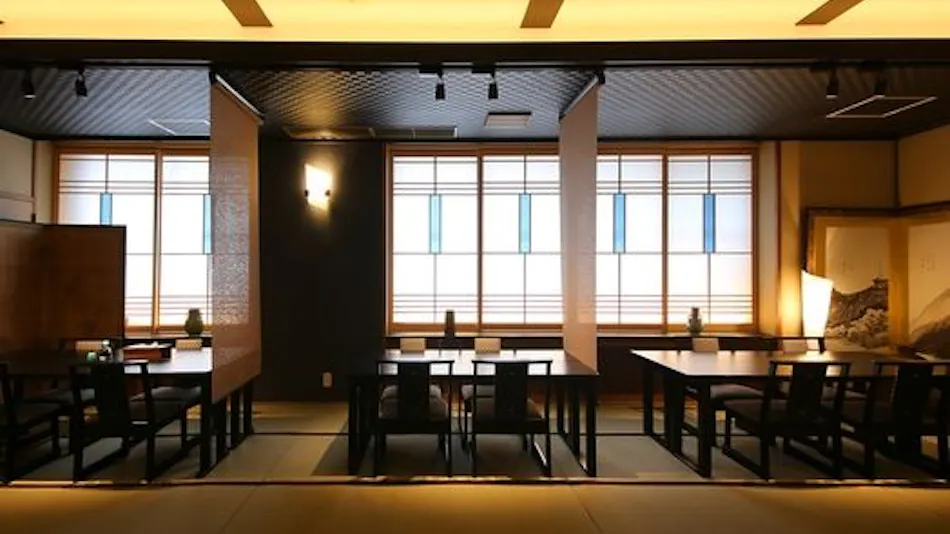 Dog-friendly inn with excellent Japanese cuisine since1791 Suigetsuro Hotel