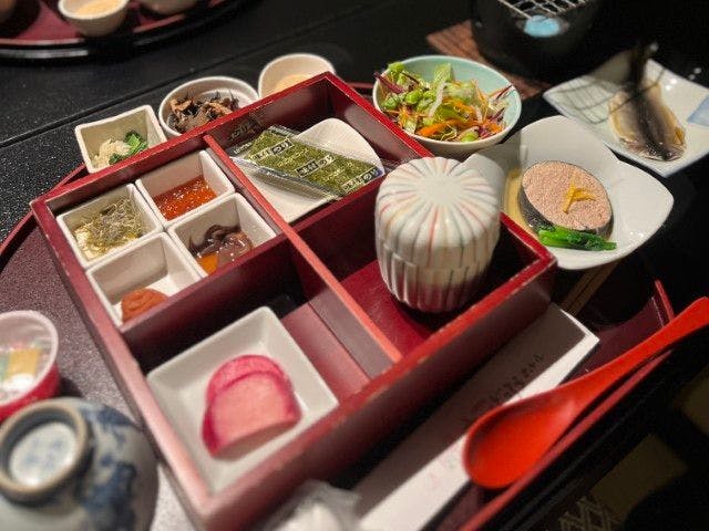 Dog-friendly inn with excellent Japanese cuisine  since1791 Suigetsuro Hotel