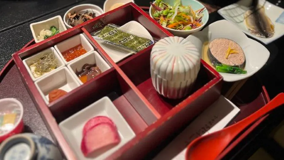 Dog-friendly inn with excellent Japanese cuisine since1791 Suigetsuro Hotel