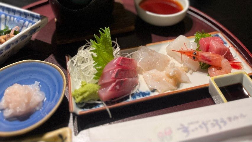 Dog-friendly inn with excellent Japanese cuisine  since1791 Suigetsuro Hotel