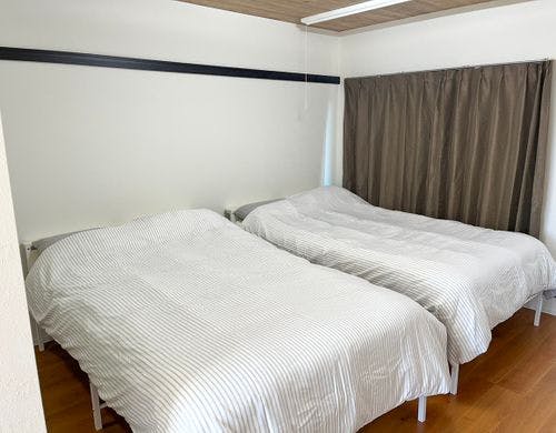 シングルベッドを2台設置