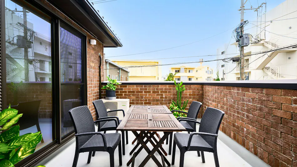 House in town MANA