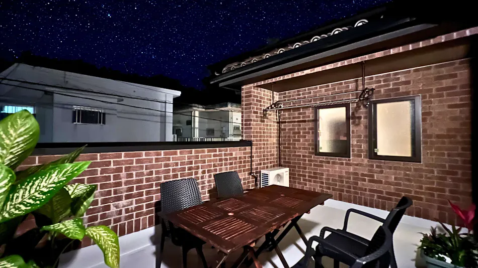 House in town MANA