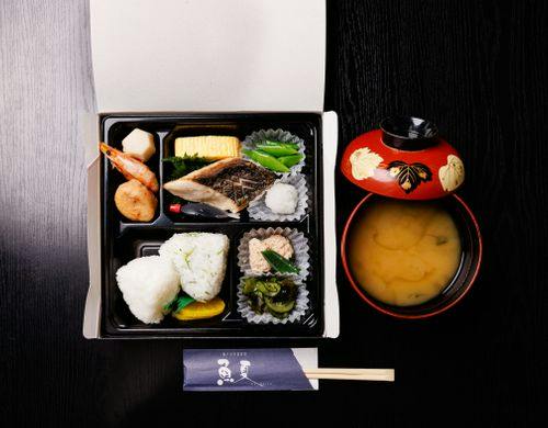 朝食
