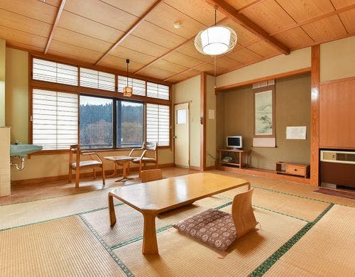 *和室８畳（トイレ付）