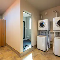 Ideal for a Multiple Night Stay or long trips! Laundry & Shower
