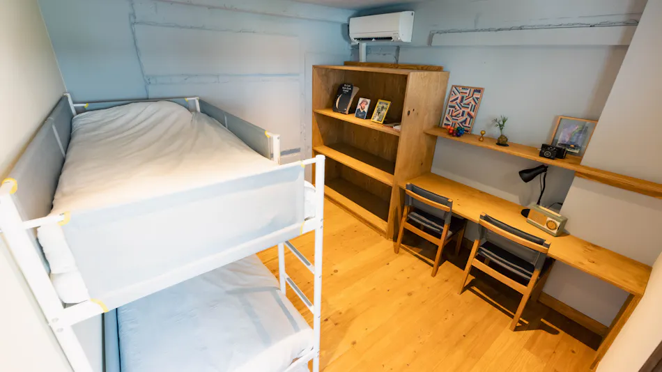 BOOK CAFE & HOSTEL NOVELS