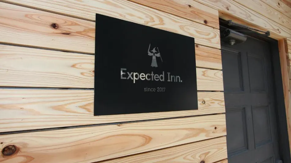 Expected Inn
