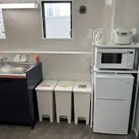 Dapur, peti sejuk, ketuhar gelombang mikro dan lain-lain