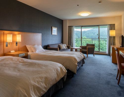 モデレート和室庭園側　客室一例