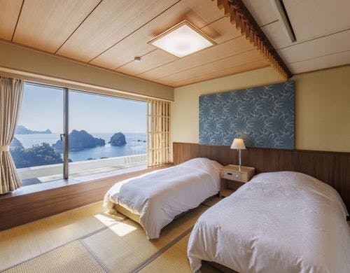 次の間ベッド付き和室