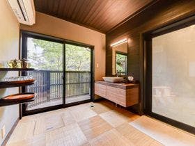 静かな渓谷の隠れ宿 峡泉