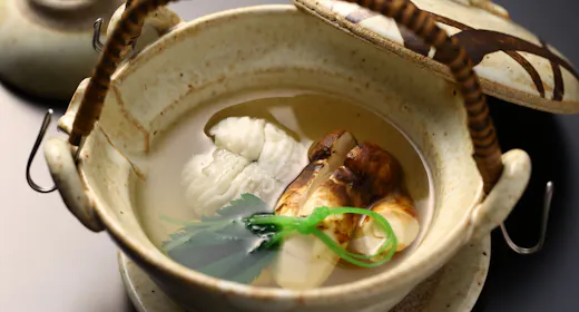【秋早割】9/30までの先行予約特典~季節の会席と味わう「松茸土瓶蒸し」付プラン/1泊2食付