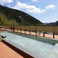 อ่างอาบน้ำกลางแจ้งพร้อมวิว