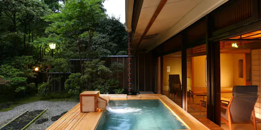 山翠楼 SANSUIROU