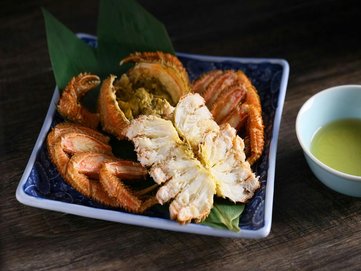 【料理長厳選】～贅の極み～伊勢海老・毛蟹・お造り盛合せから選べる特撰ディナー（1泊2食付）