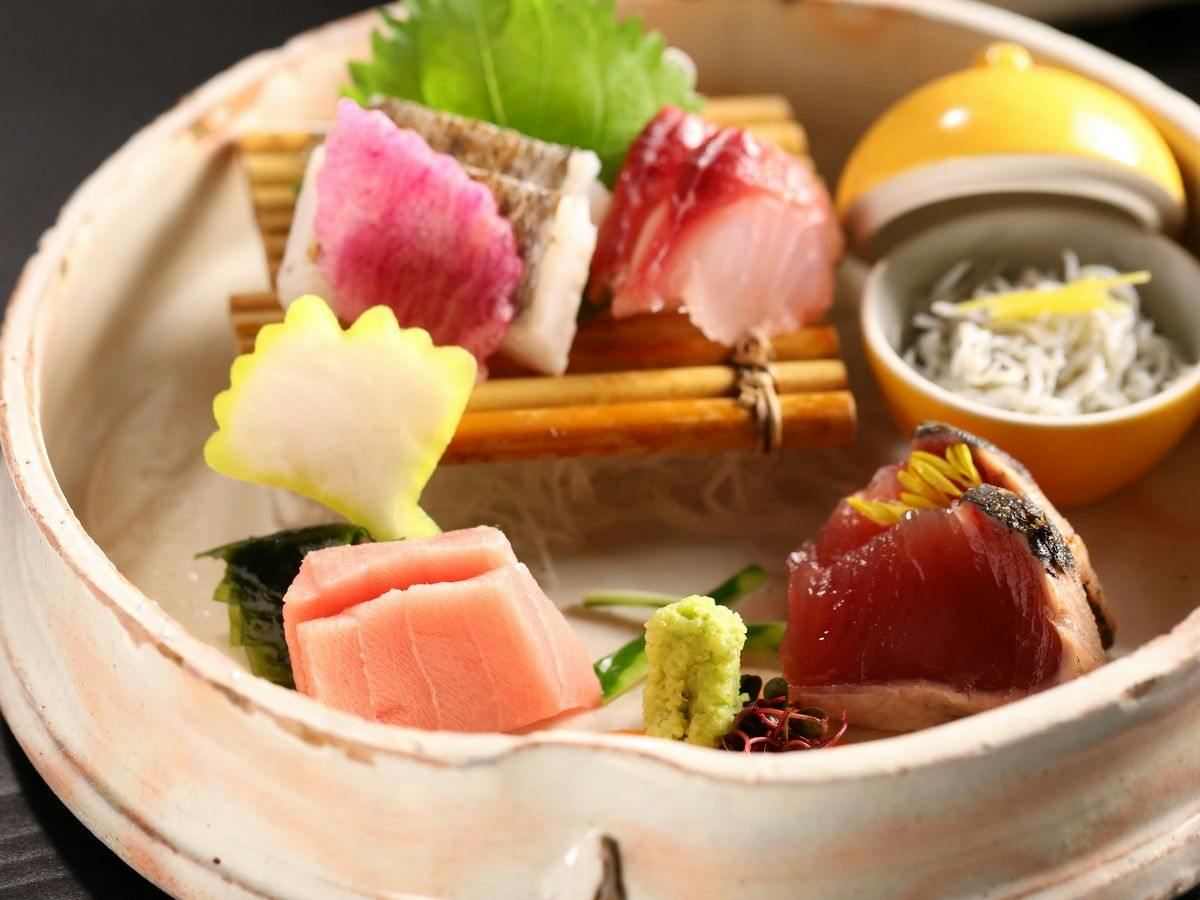 【基本プラン】天空の露天風呂と自家製引き上げ湯葉／季節の会席を個室食事処で