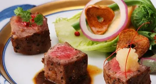 【早割30】<平日・日曜限定>一人3300円お得!<ご夕食お部屋食>季節の会席料理