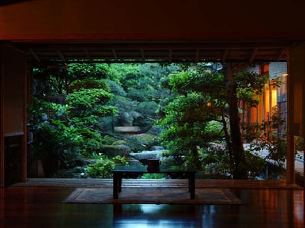 西村屋本館