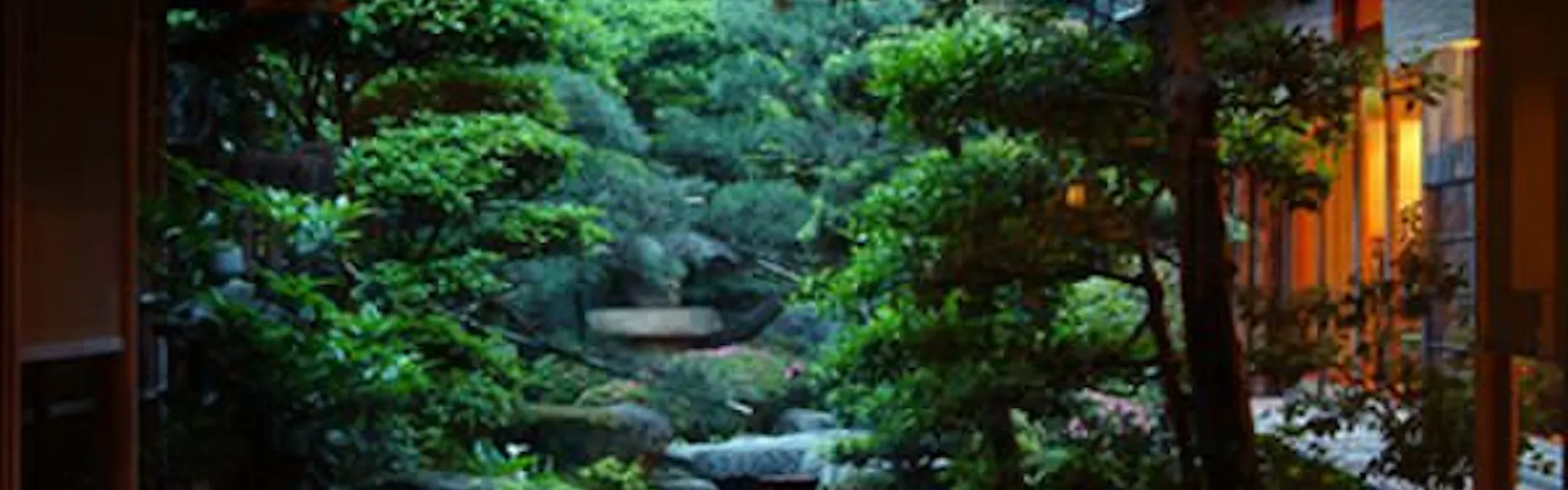 西村屋本館