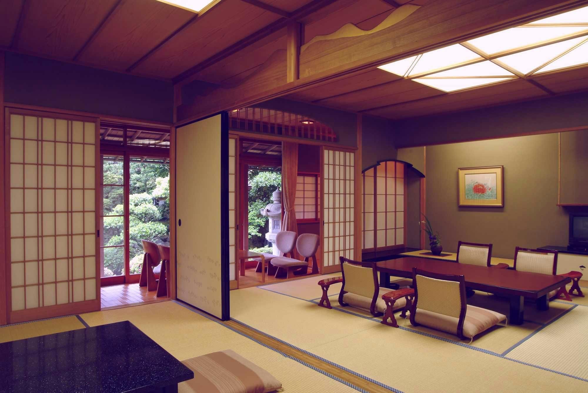 西村屋本館