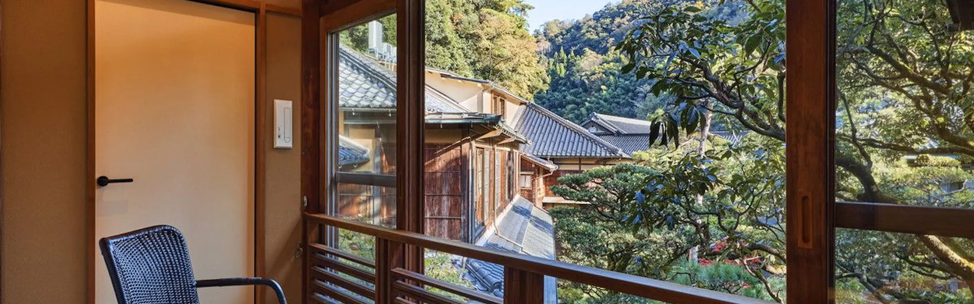西村屋本館