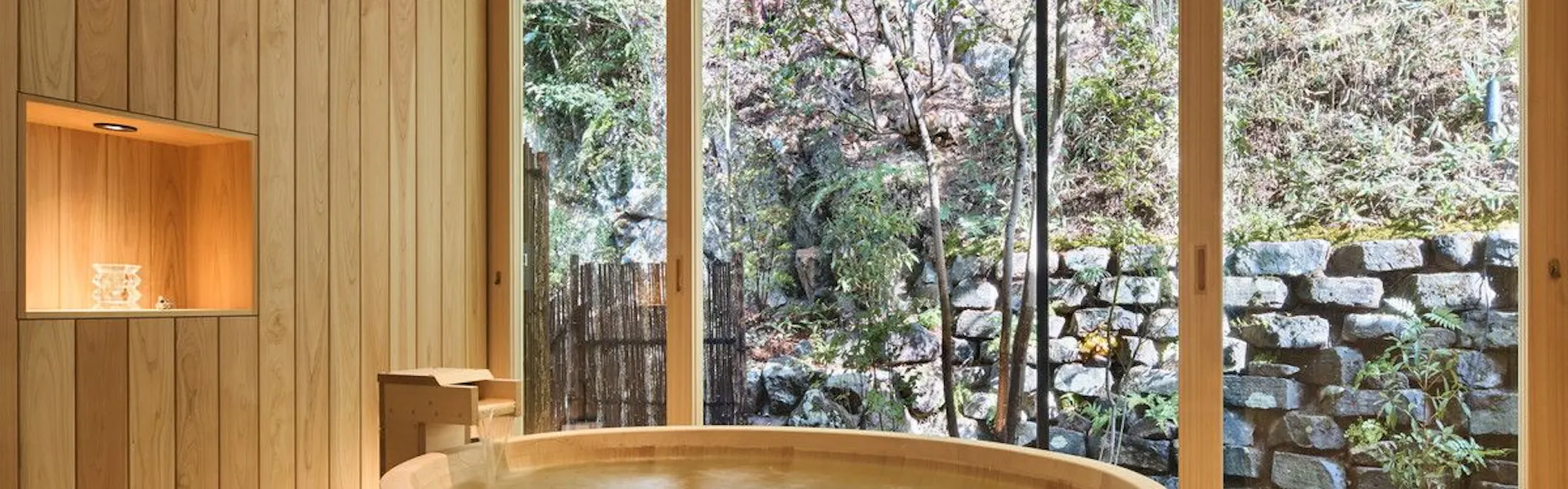 西村屋本館