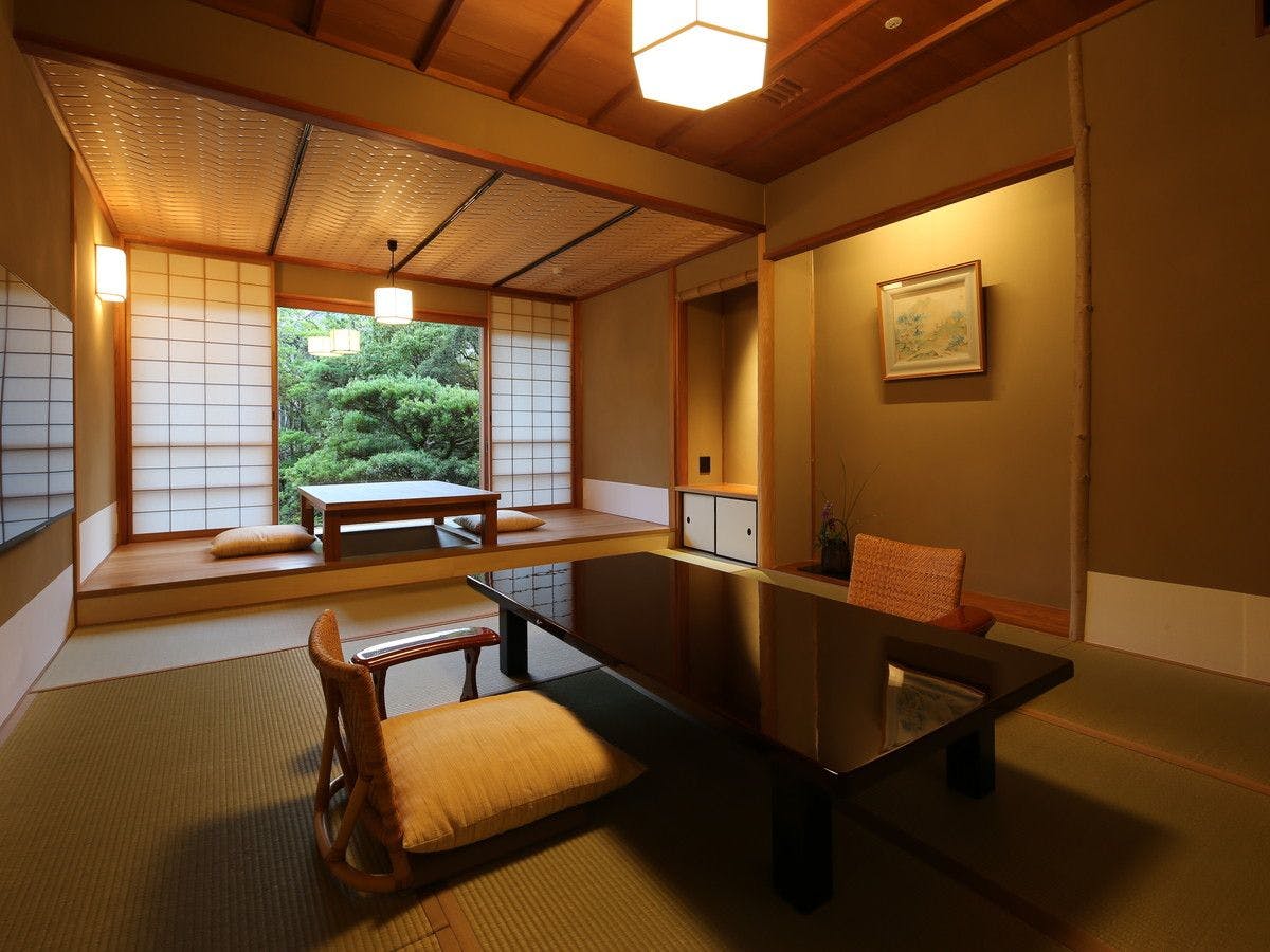 西村屋本館 - さんぽう西村屋本店 特撰「活松葉蟹と但馬牛炭火焼」雪松