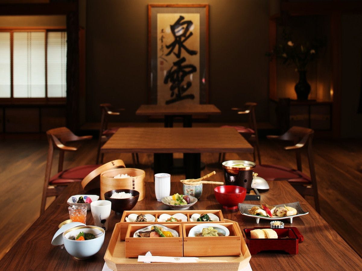 西村屋本館
