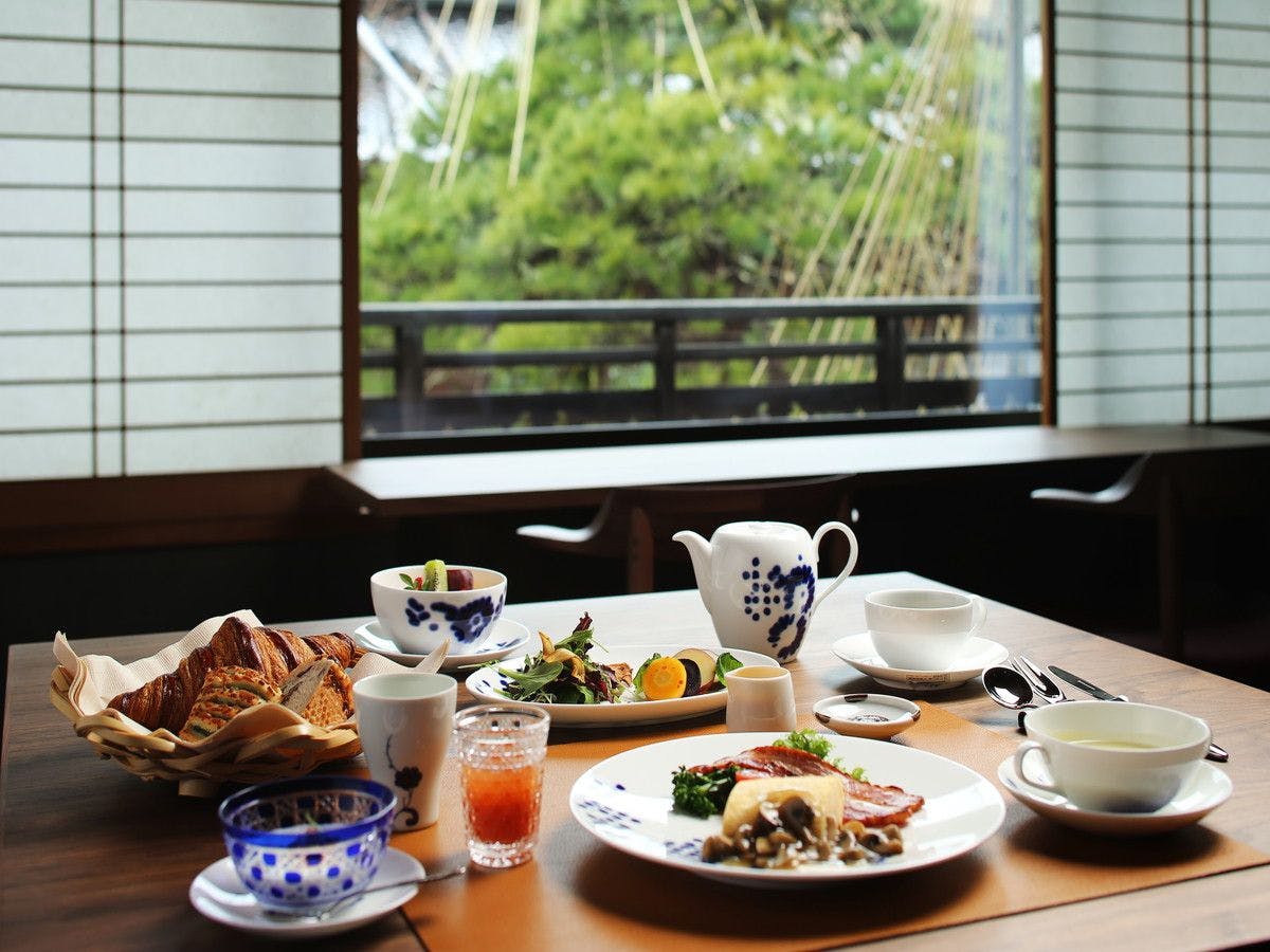 西村屋本館