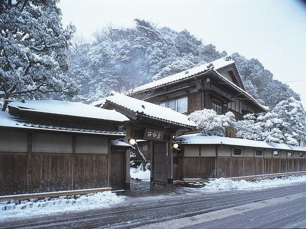 西村屋本館