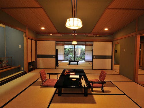 特別室一例　庭園側より