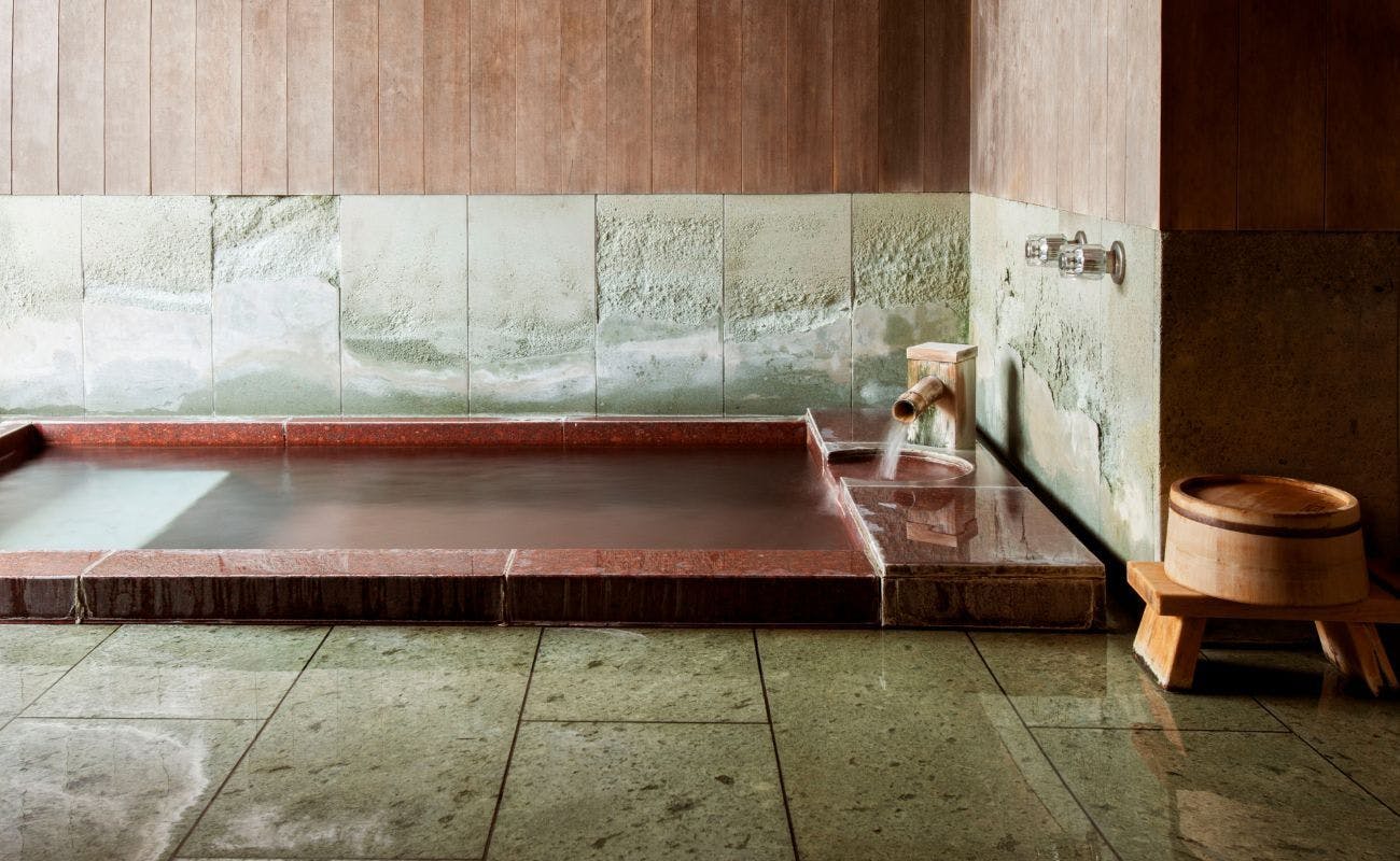 新館和室套房內的溫泉