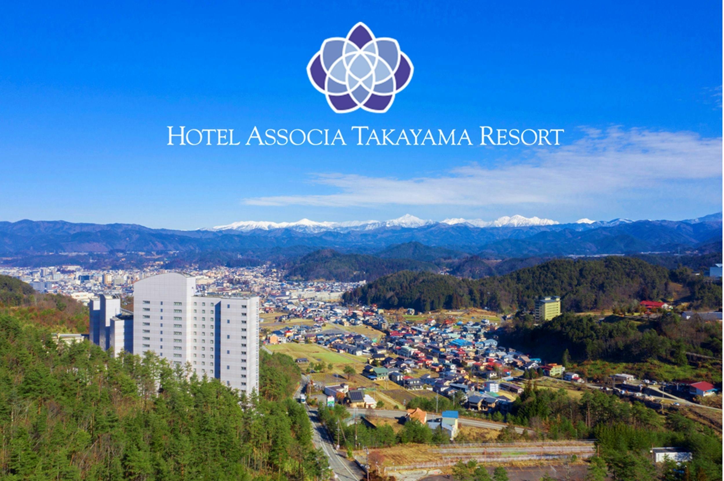 北アルプスを望む高台に建つリゾートホテル
