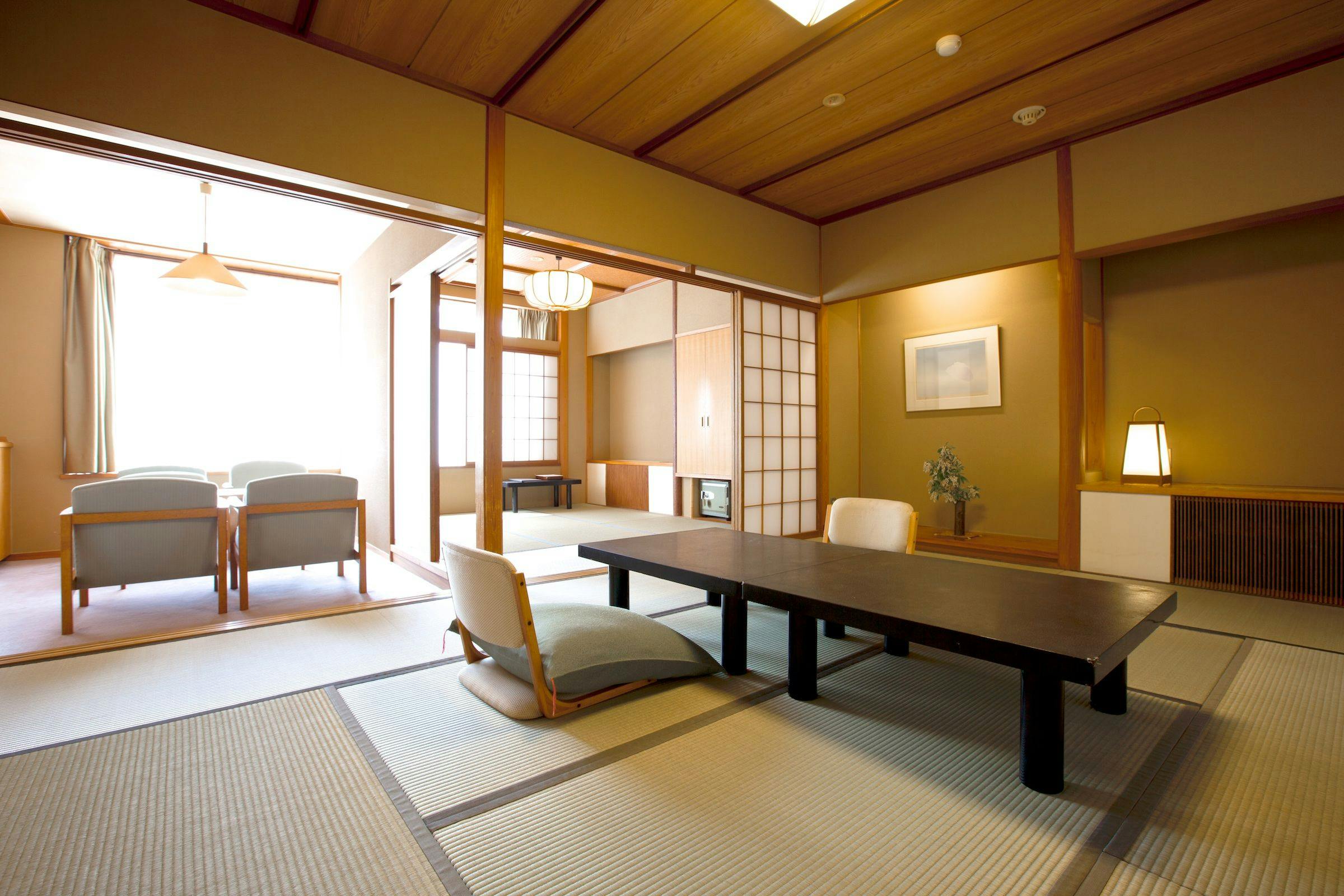 ゆったりサイズのくつろぎ和室＜山側＞