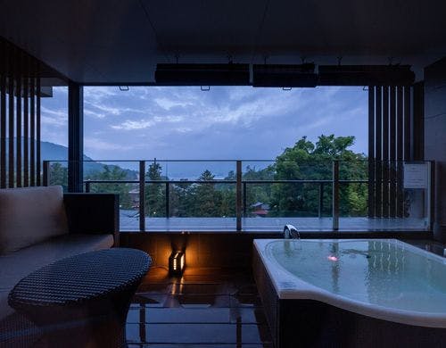 神社側スイート