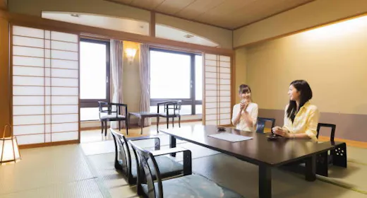 和室(森の館)※山々に囲まれた景色を一望