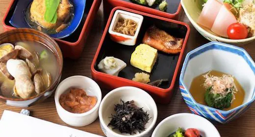 <一泊朝食付>重箱膳の朝食で活力を!遅めのご到着やイベント後のご利用などアクティブ派に