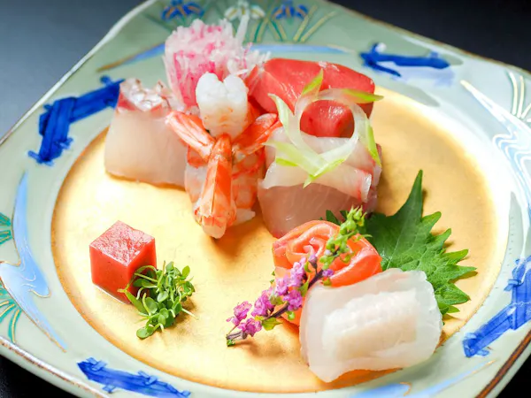 <ちょっと贅沢な夕膳>調理長お薦め!! 旬の山海の幸を味わう、特選会席膳コース