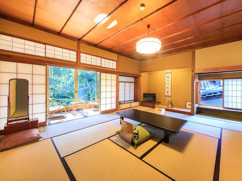 Cagar budaya terdaftar 'Hana no Mune' (salah satu contoh)