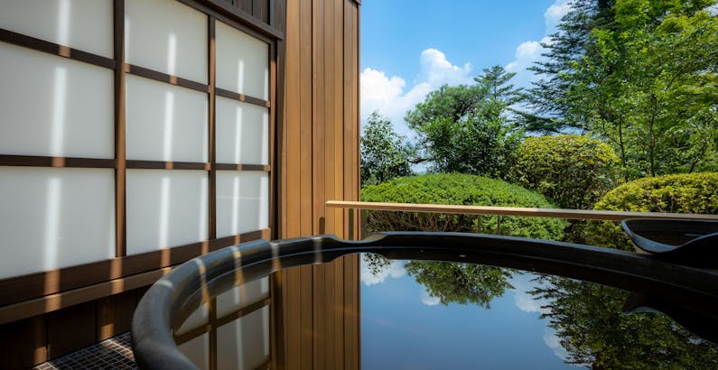 別墅結楽 2f 金泉露天付きツイン 71 77平米 禁煙 夕朝食 お部屋食 露天風呂付き客室で味わう特別懐石 旬の食材を主体にお酒を誘う クラブフロア プラン 有馬グランドホテル 一休 Com