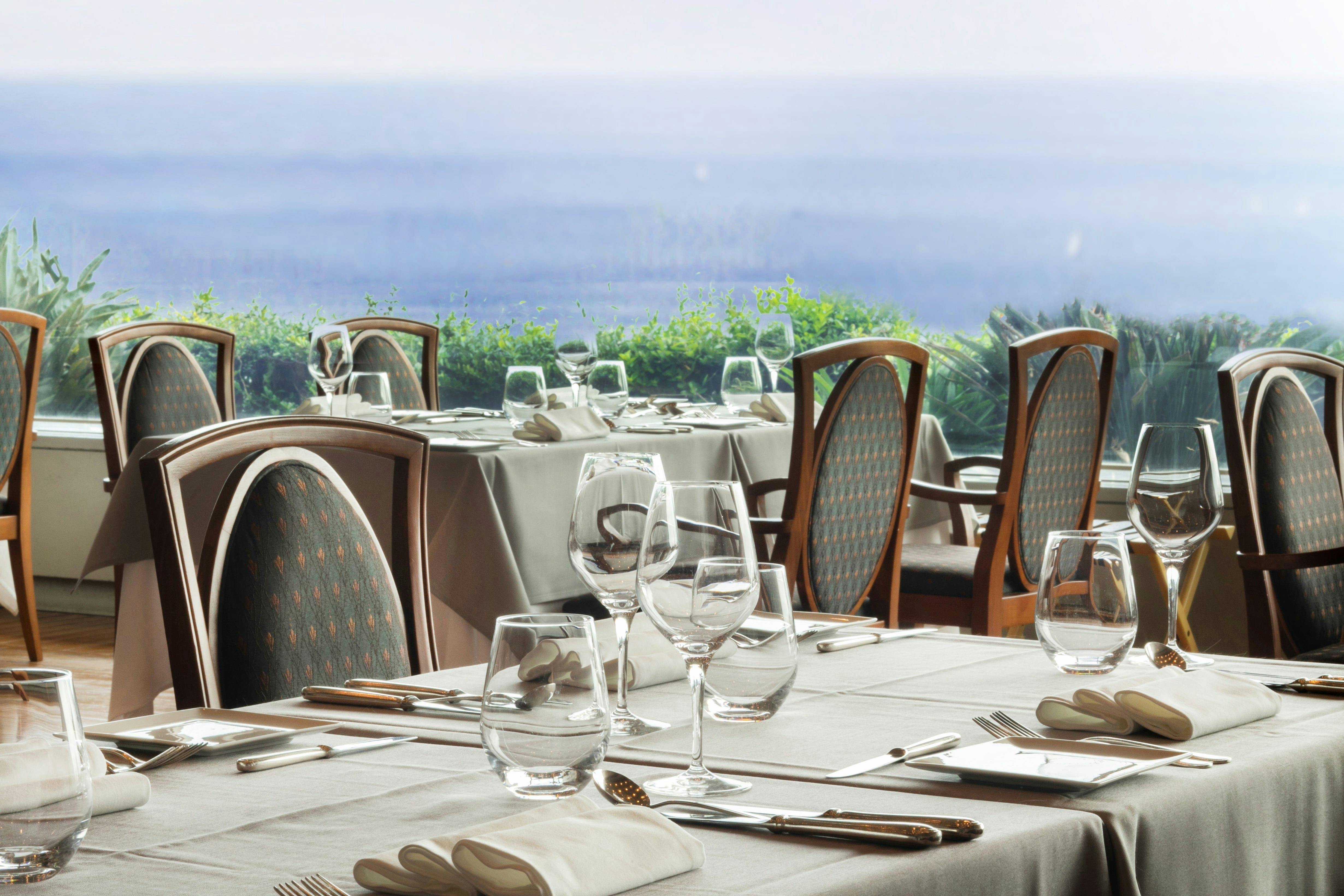 レストラン　ル・トリアノン